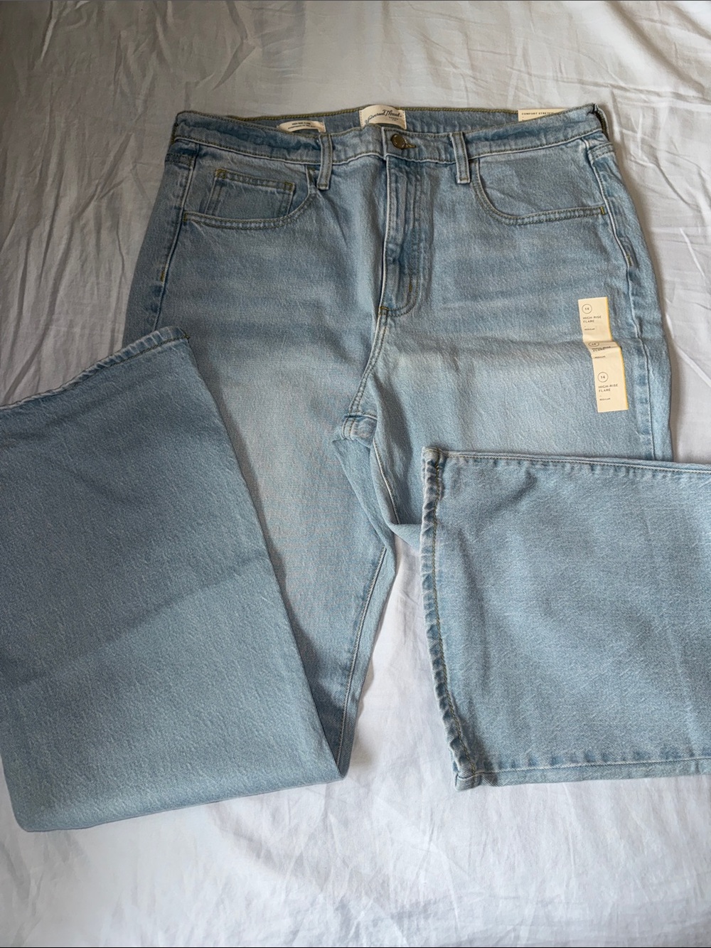 Universal Thread Light Wash flare Leg Jeans NWT